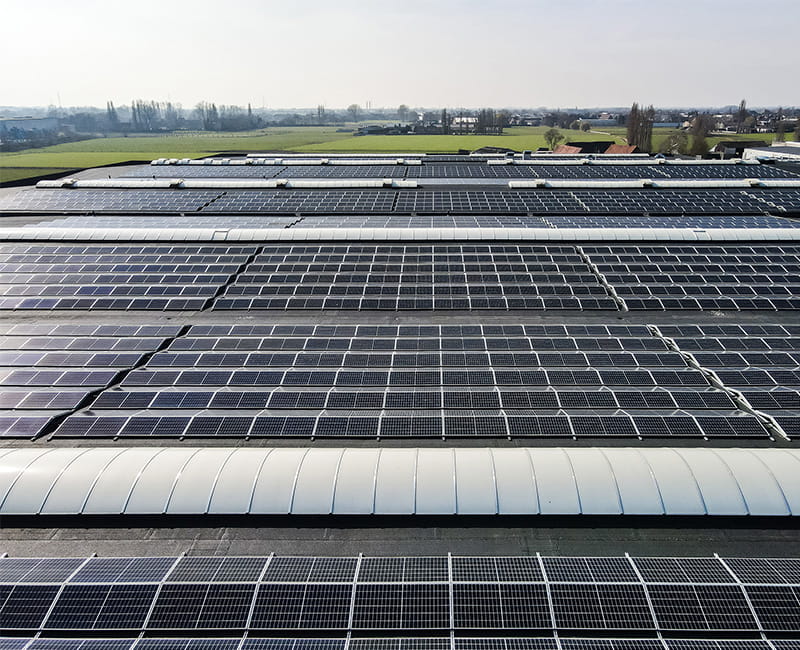Unilin utiliza energía verde de aerogeneradores, paneles solares y plantas de biomasa